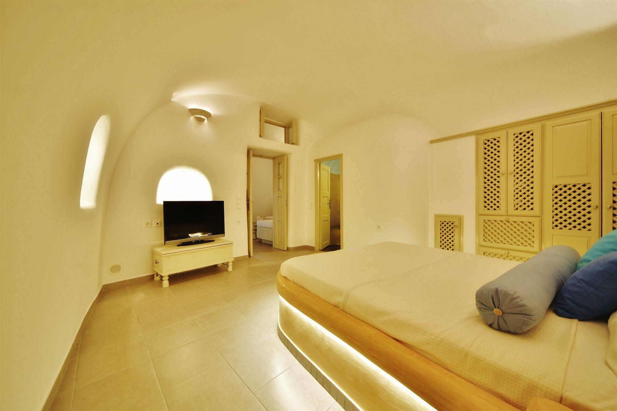 Chroma Suites Oia  Bagian luar foto