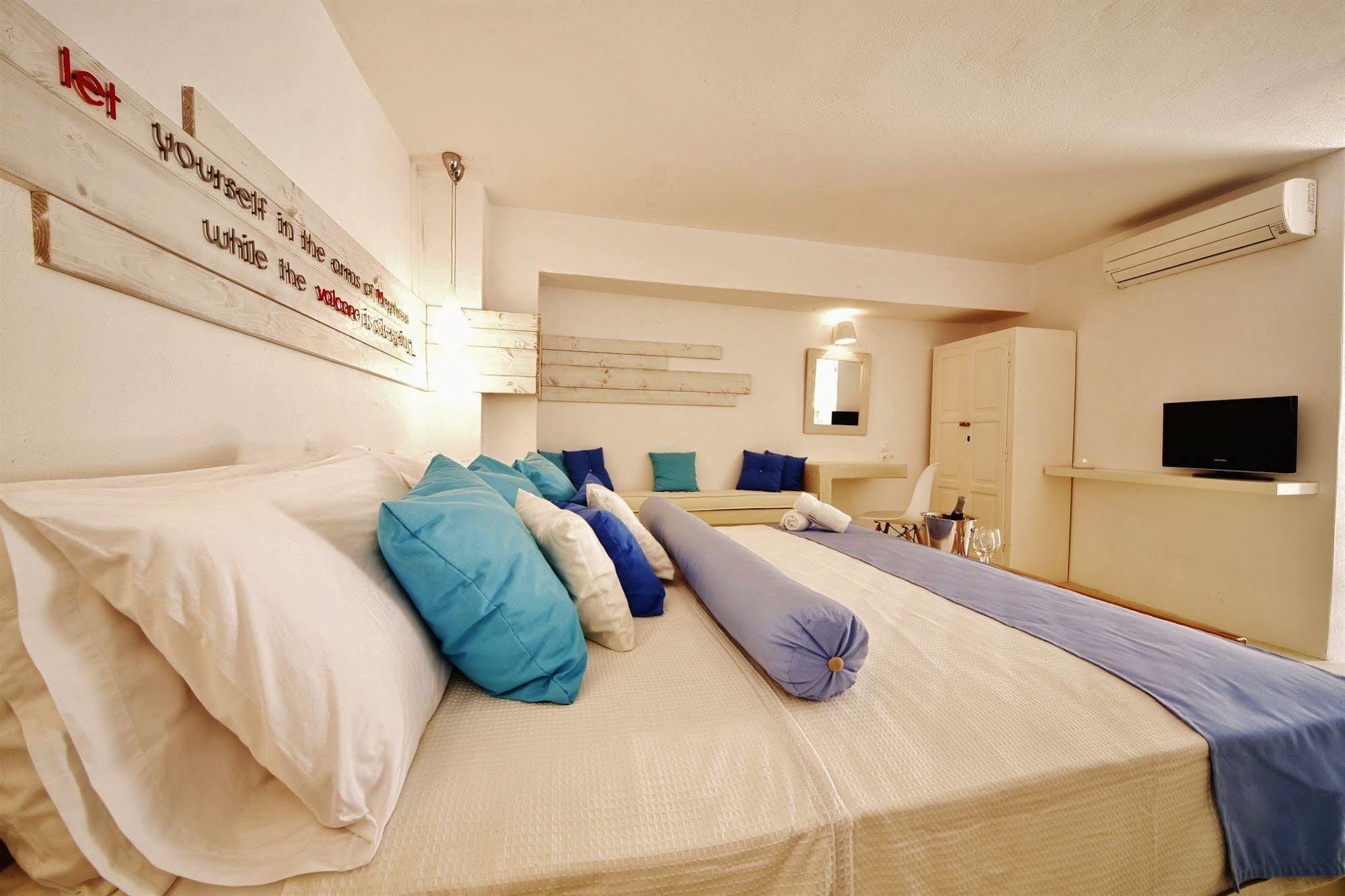 Chroma Suites Oia  Bagian luar foto